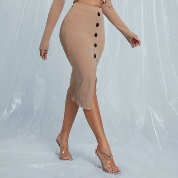 Ribbed knit 2pc skirt set- shop this item - Picture 3 of 8